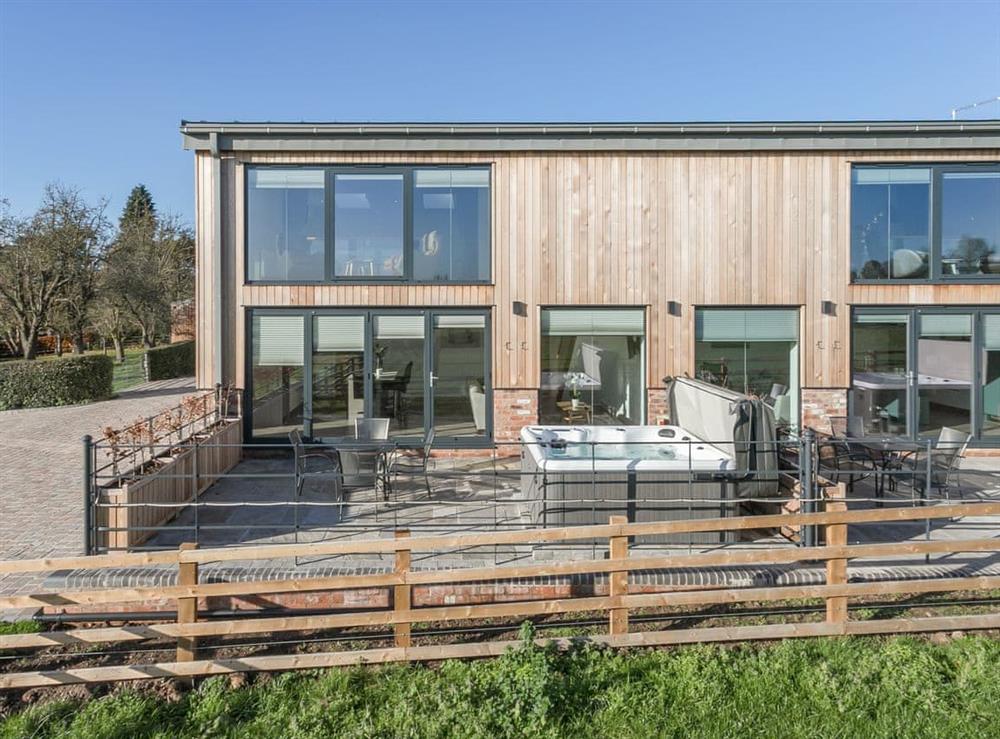 Outstanding terraced barn conversion at The Lookout, 
