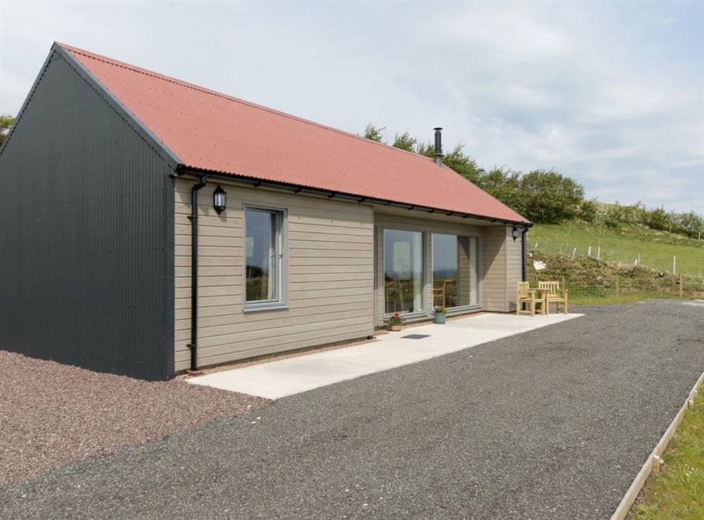 Lovely holiday home in spectacular location at Storr, 