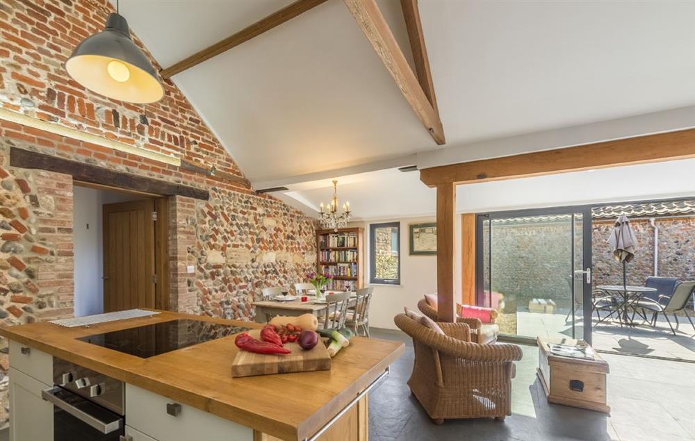 Spacious, open plan kitchen/sitting and dining area (photo 2) at Bromholm Barn, Ridlington