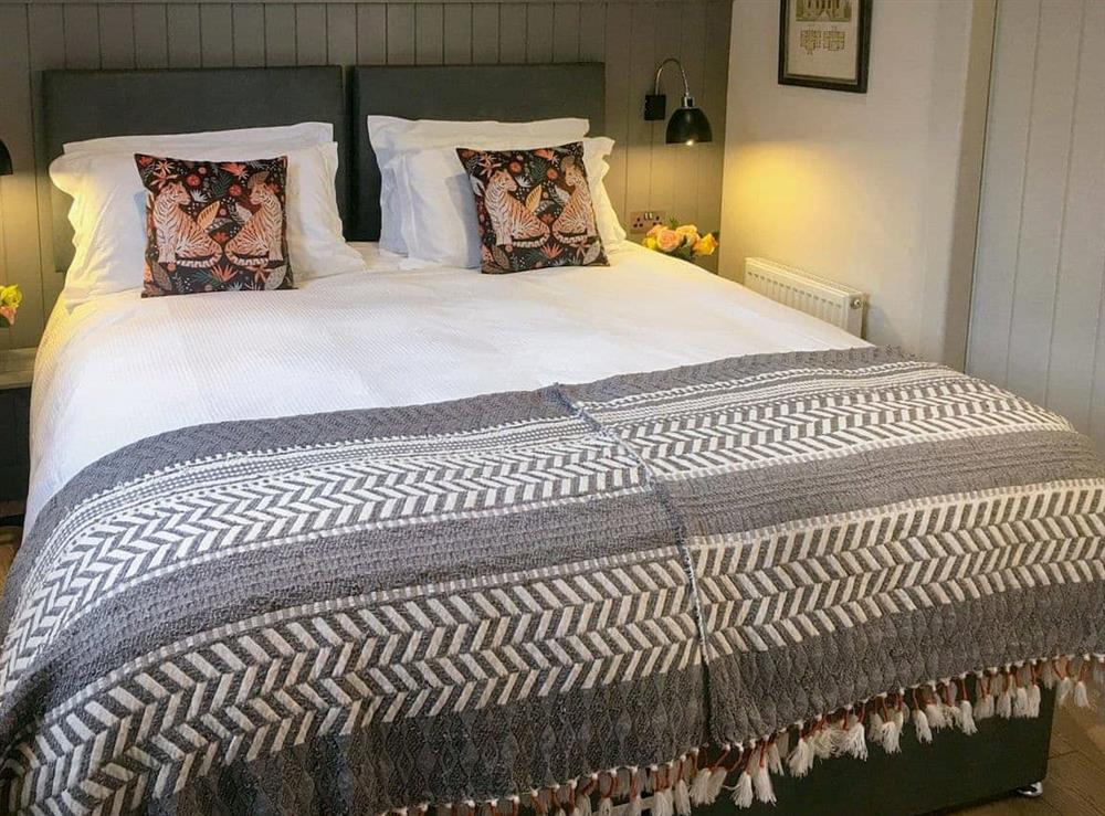 Superking bedroom at Head Lad Cottage, 