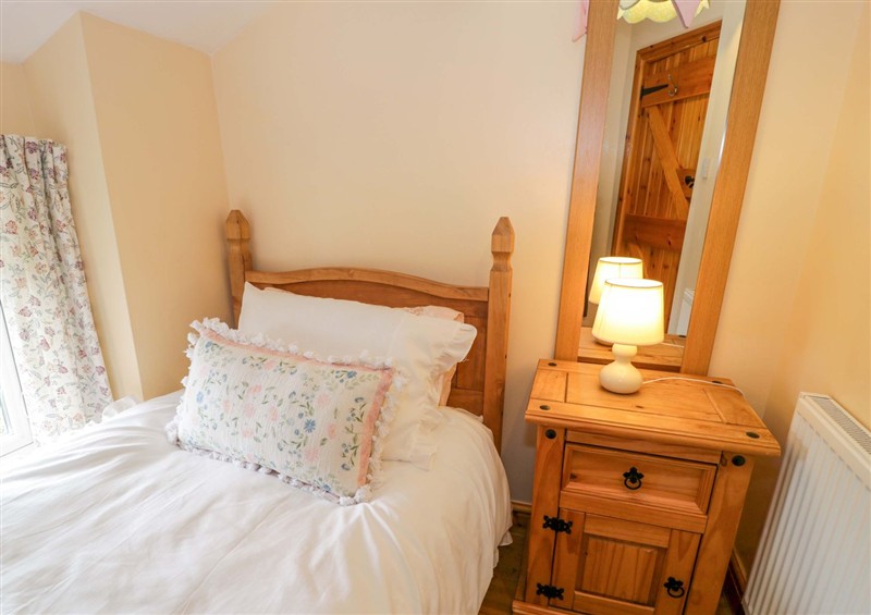 A bedroom in Brondderwen (photo 3) at Brondderwen, Blaenau Ffestiniog