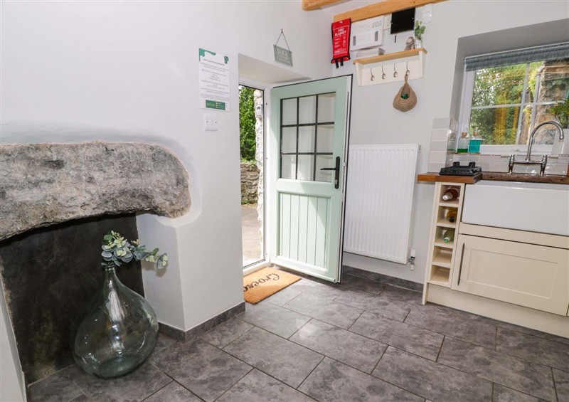The kitchen (photo 2) at Brondderwen, Blaenau Ffestiniog