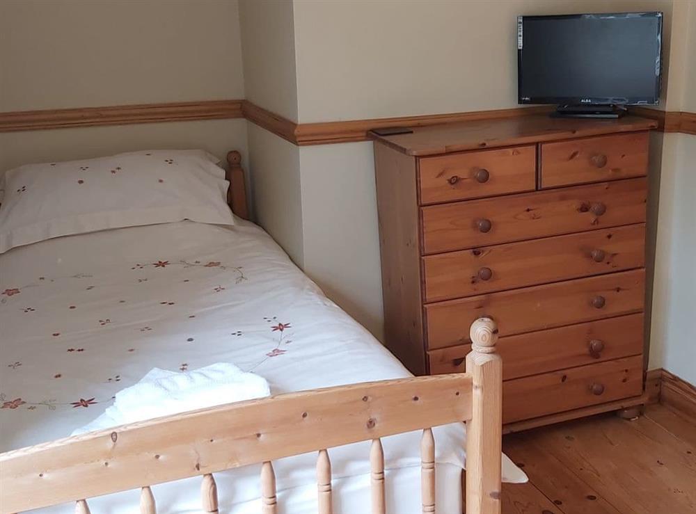 Twin bedroom (photo 2) at Bronhaul in Dolfach, near Llanbrynmair, Powys