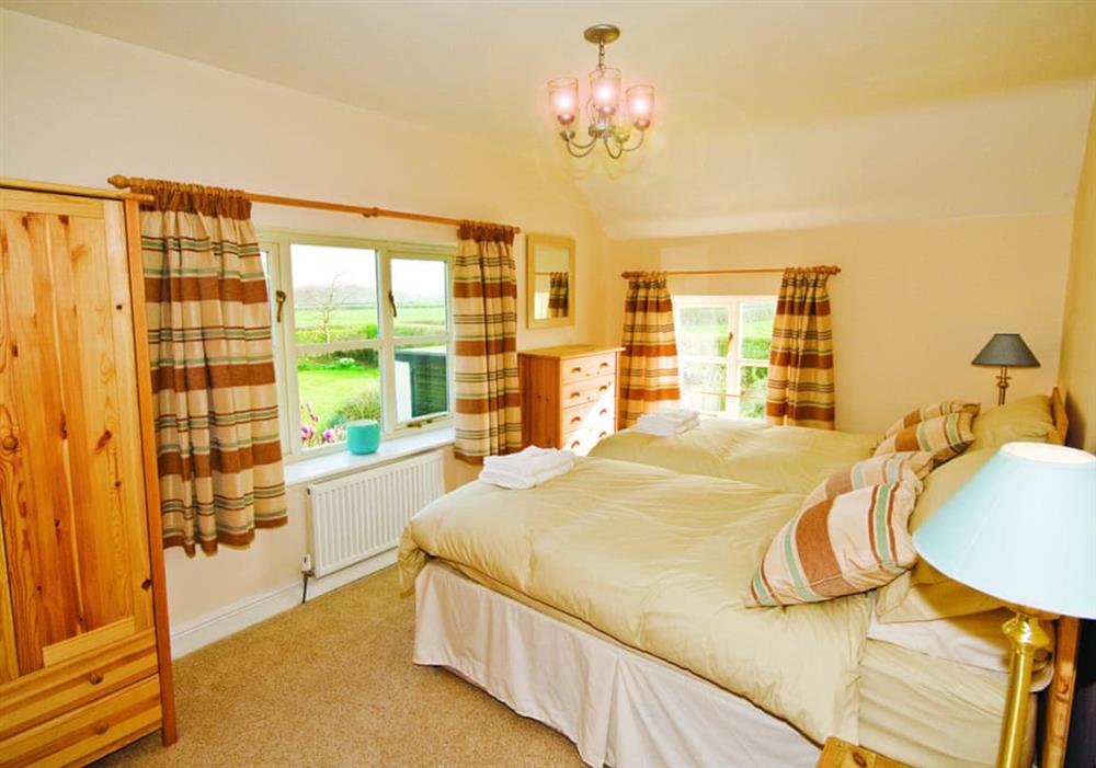 Brook Farm Cottage twin bedded room