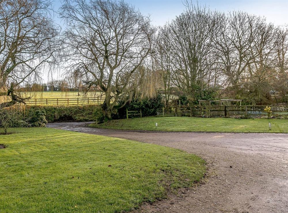 Driveway at Brook House Farm Cottage in Scamblesby, near Louth, Lincolnshire