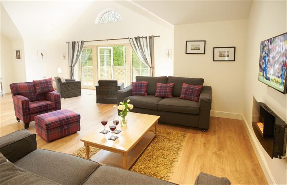 Open plan sitting area (photo 2) at Brook Lodge, Colne Valley