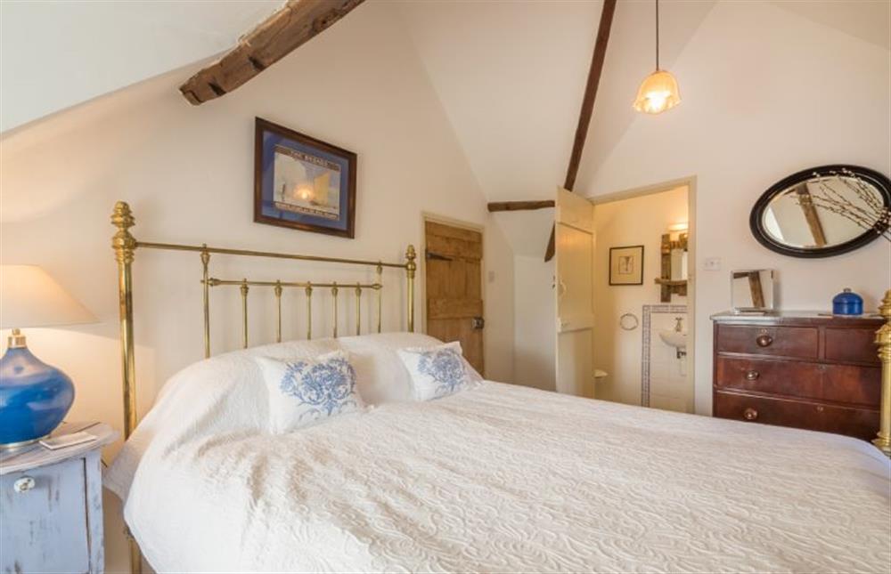 First floor: Master bedroom (photo 3) at Brooke Cottage, Great Walsingham