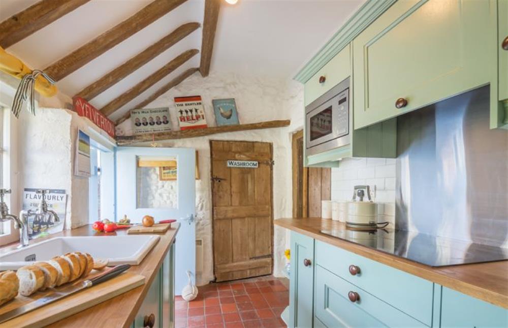 Ground floor: Kitchen (photo 2) at Brooke Cottage, Great Walsingham