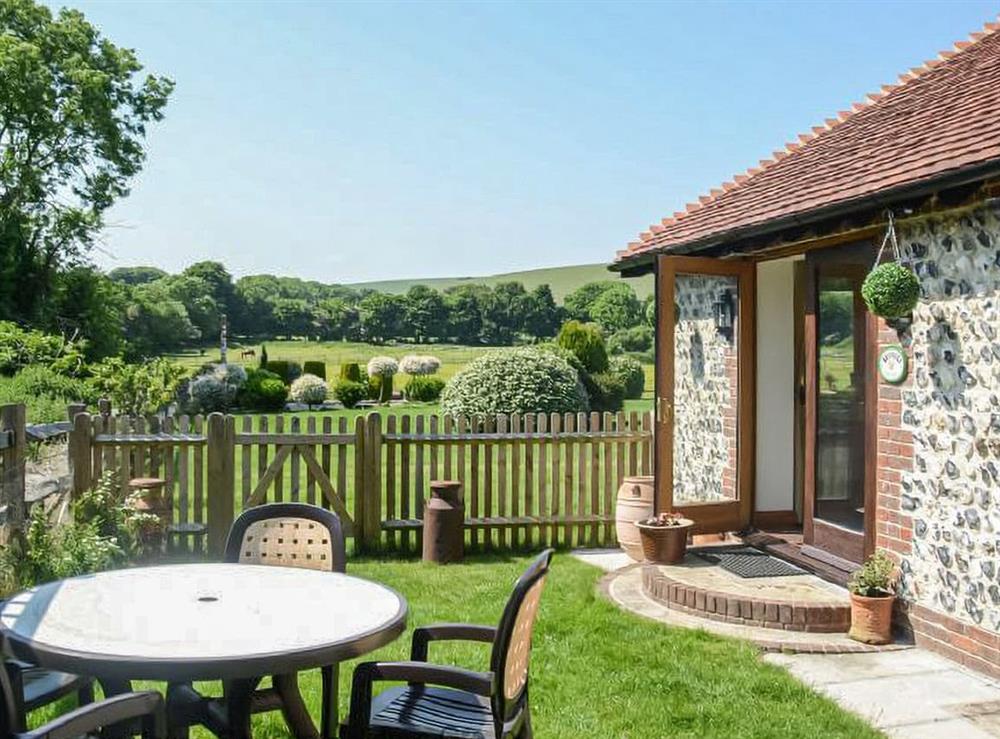 Enjoy the garden at Brookes Cottage in Jevington, East Sussex