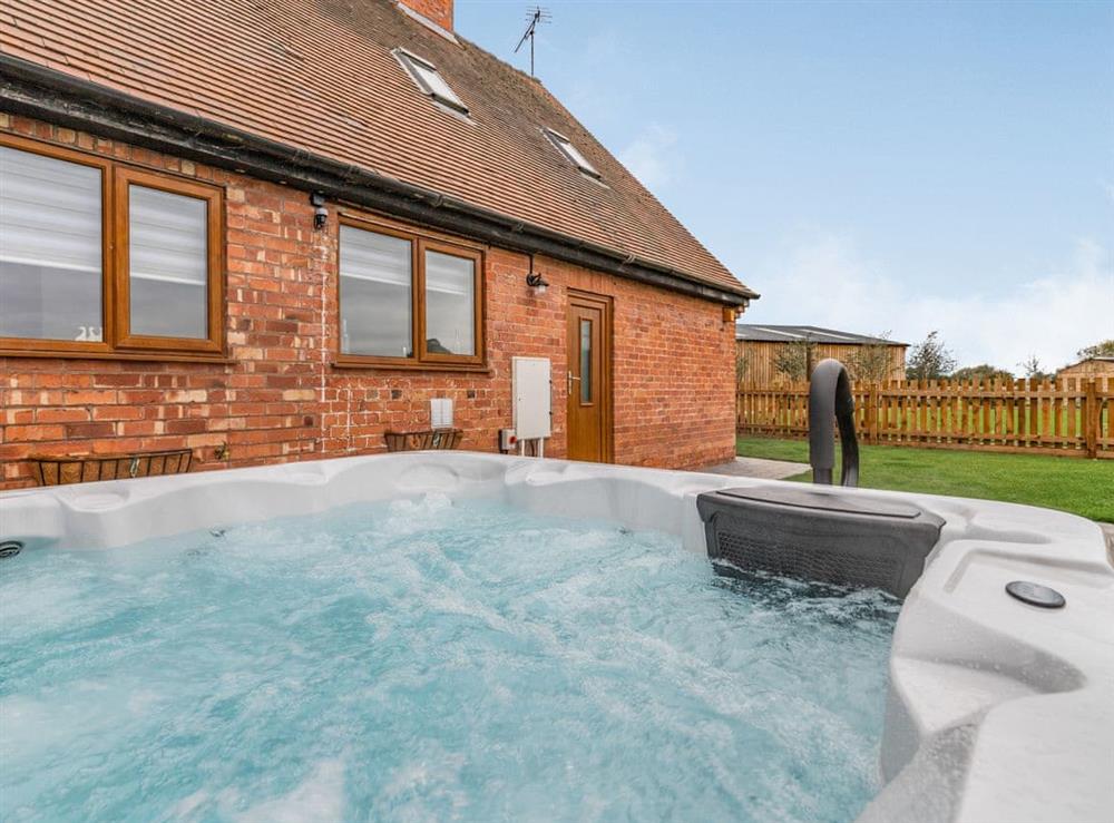Hot tub at Brookfields Cottage in Church Broughton, Derbyshire