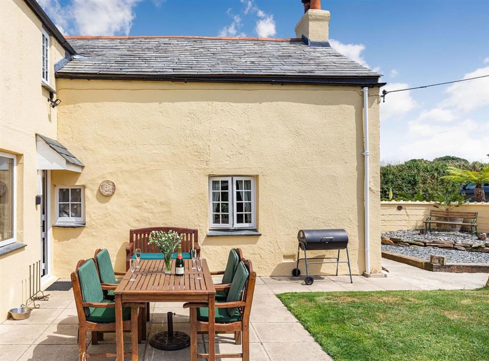 Sitting-out-area at Brooklands Farmhouse in St Columb Major, Cornwall