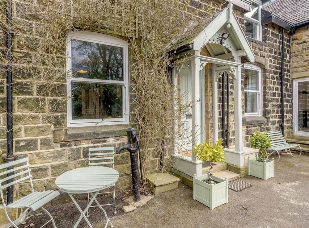 Sitting-out-area at Brookleigh Farm Cottage in Menston, near Ilkley, West Yorkshire