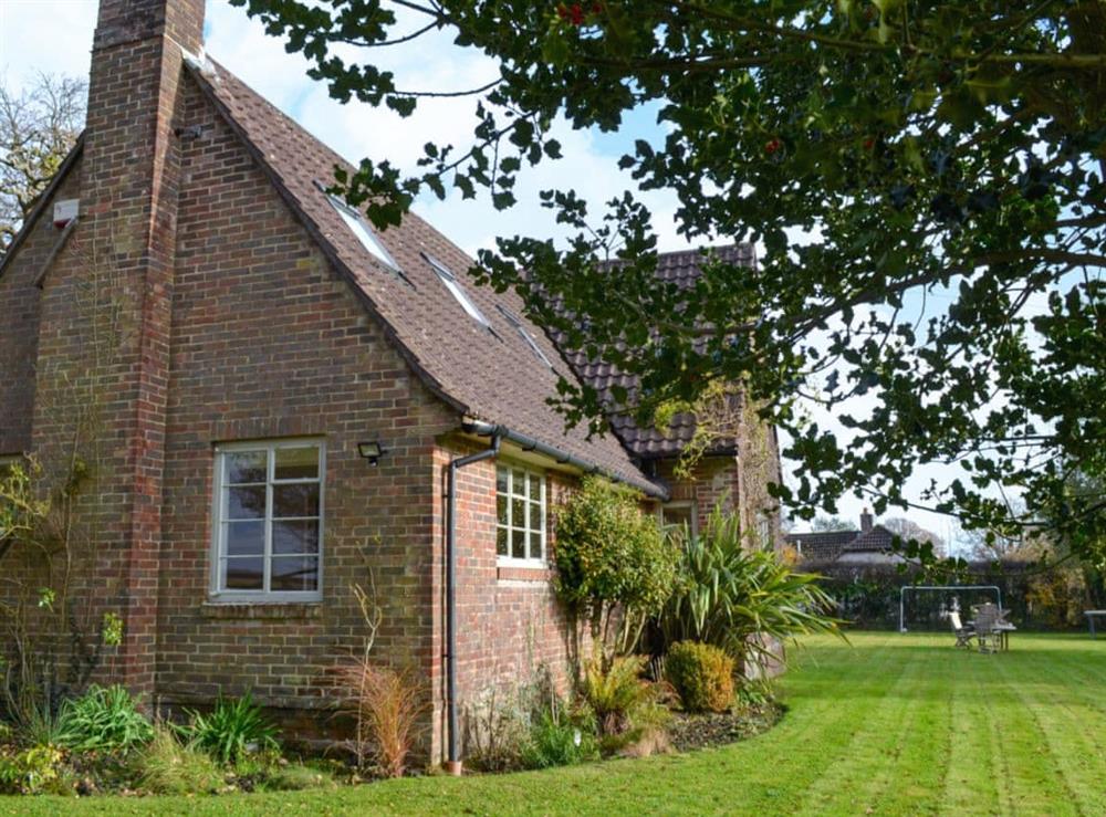 Well presented holiday home at Brookside Cottage in Burley, near Ringwood, Hampshire