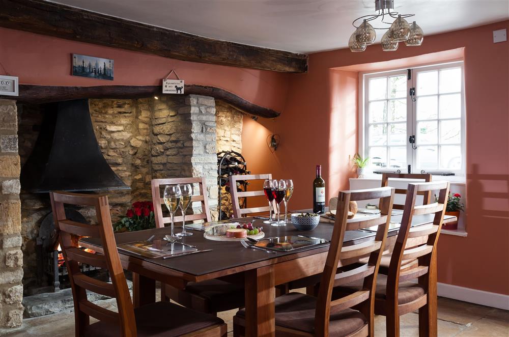 Brookview, Cotswolds: Dining room with open fire at Brookview, Lower Swell, Nr Stow-on-the-Wold