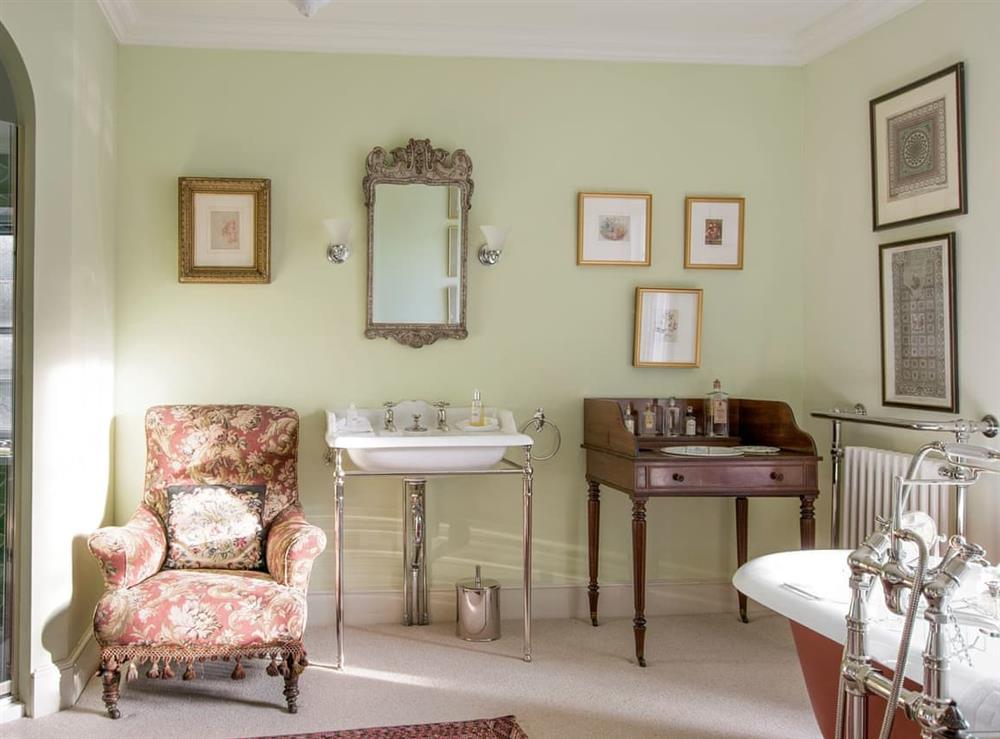 Garden en-suite bathroom – Penthouse suite second floor at Broughton Hall in Broughton, near Skipton, North Yorkshire
