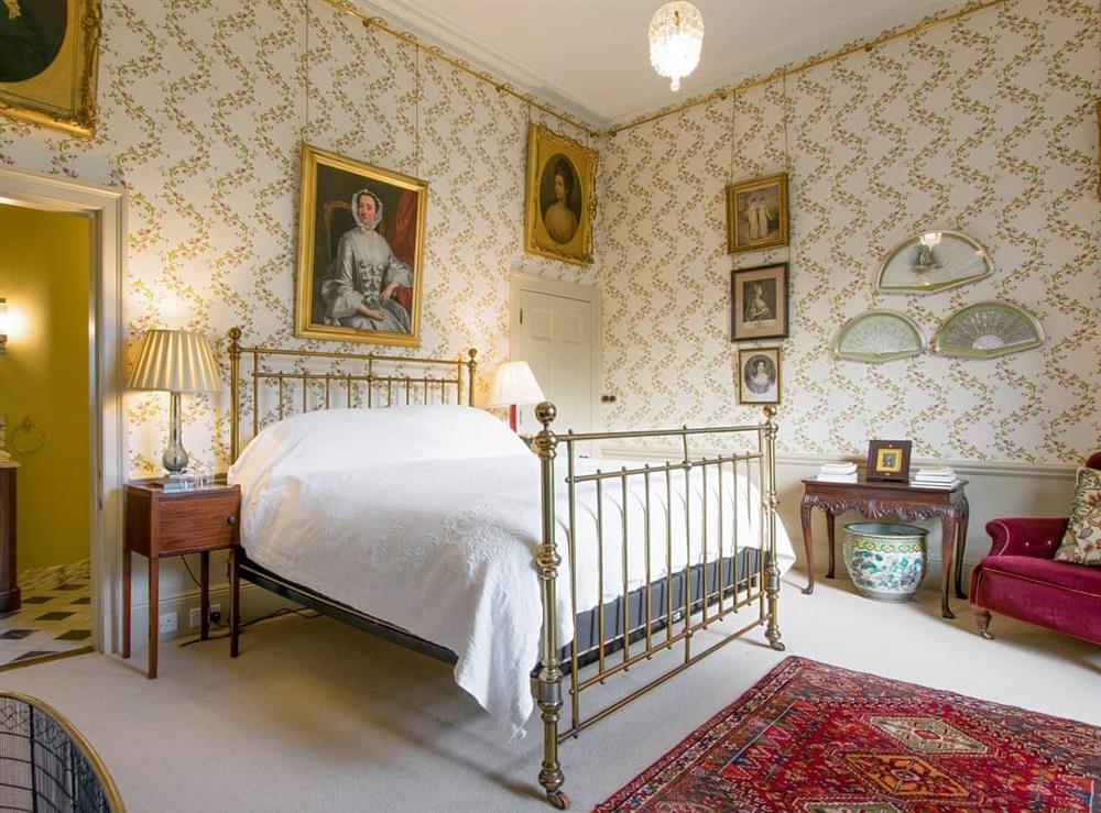 Smith’s double bedroom with en-suite bathroom – first floor at Broughton Hall in Broughton, near Skipton, North Yorkshire