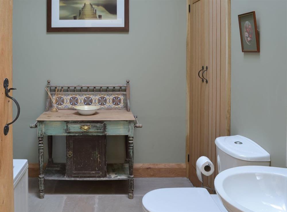 Elegant bathroom at Brow View Cottage in Ravenstonedale, near Kirkby Stephen, Cumbria
