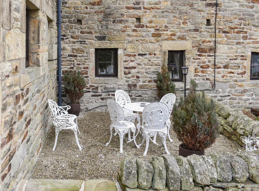 Sitting-out-area at Brunthwaite Cottage in Brunthwaite, near Silsden, West Yorkshire
