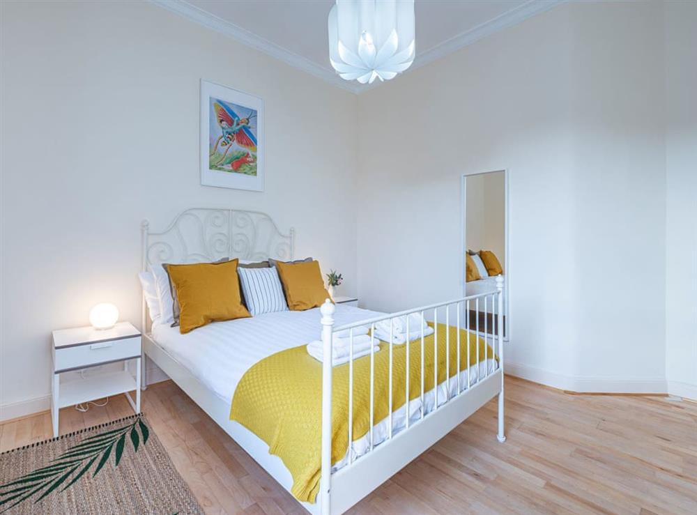 Double bedroom (photo 6) at Brunton Apartment in Edinburgh, Midlothian
