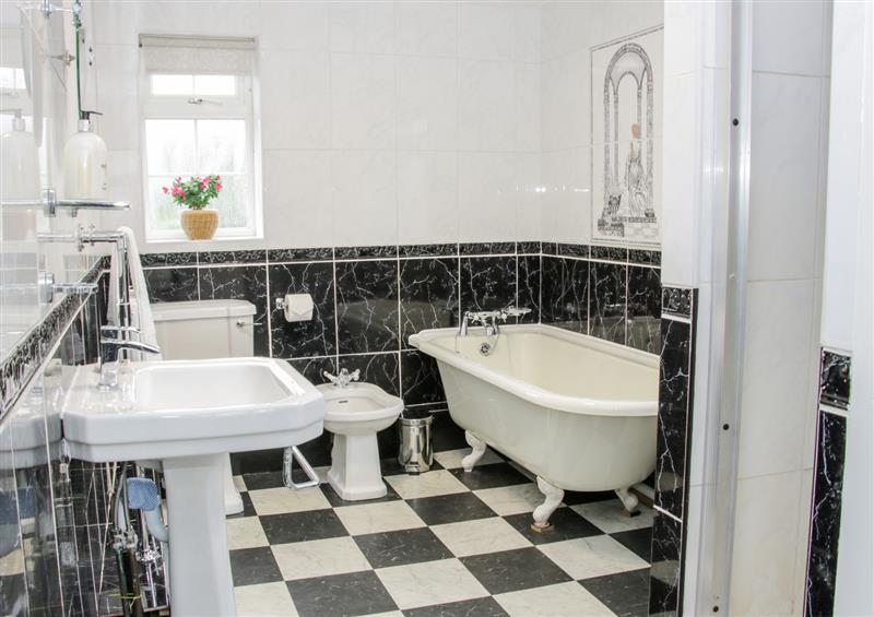 The bathroom at Bryn Celyn, Trefonen