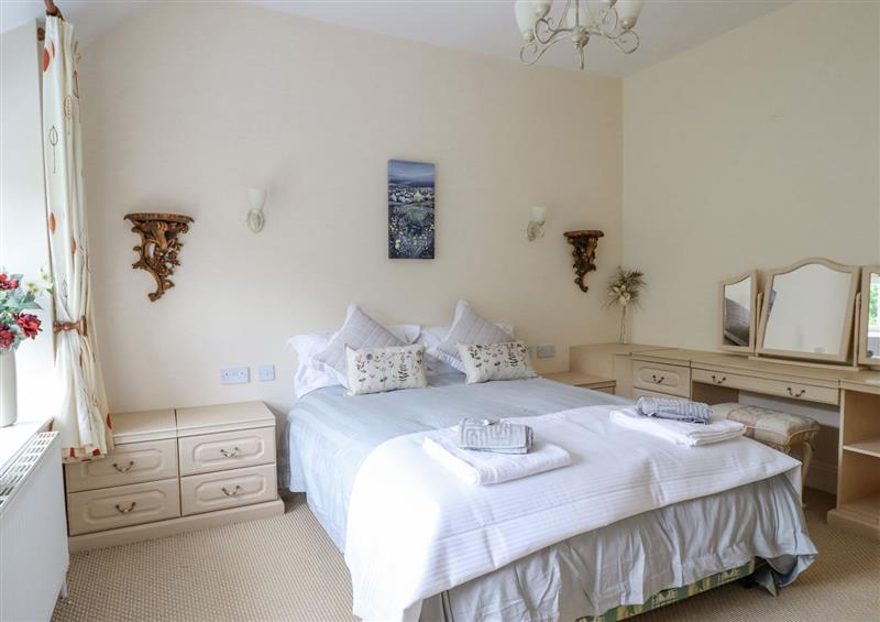 One of the 4 bedrooms (photo 3) at Bryn Glasfor, Llanaber near Barmouth