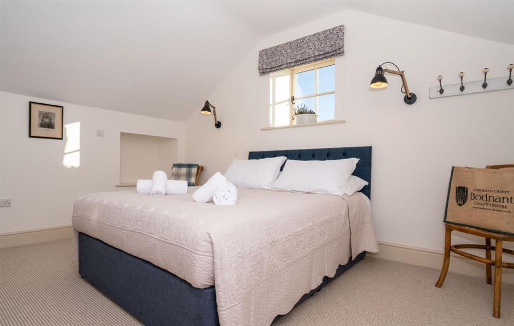 Bedroom with 5’ king size bed at Bryn Mawr, Colwyn Bay