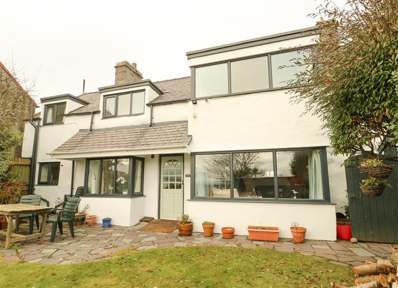 The setting of Bryn Teg Cottage