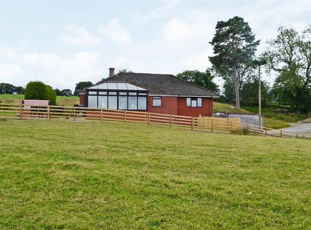 Spacious, detached bungalow at Bryn Villa in Howey, near Llandrindod Wells, Powys