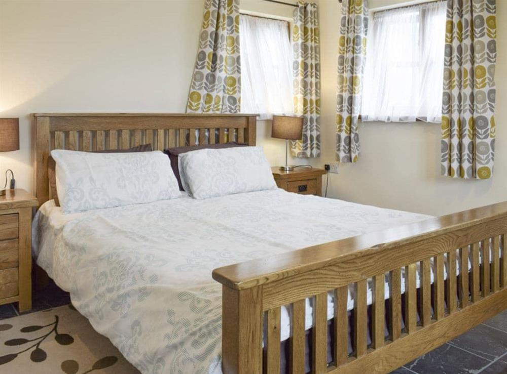 Relaxing double bedroom at Bryncrwn Cottage in Llanfarian, Aberystwyth., Dyfed