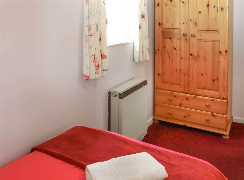 Twin bedroom