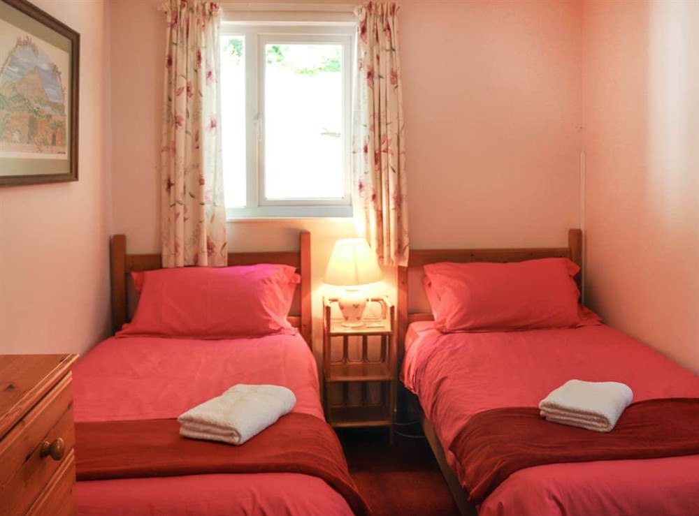 Twin bedroom