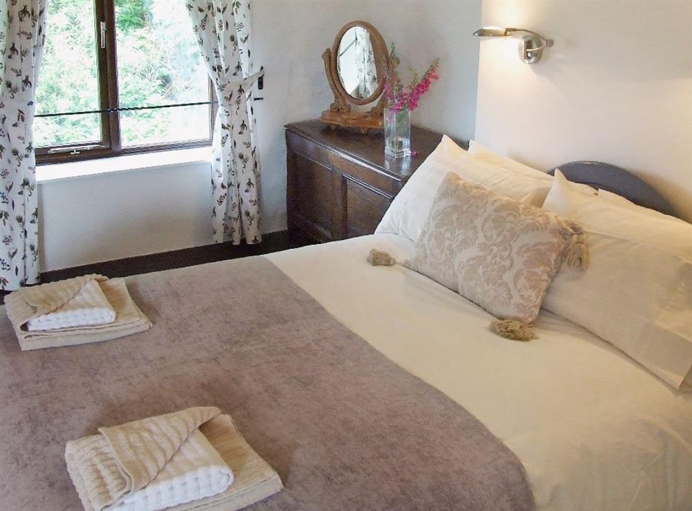 Double bedroom at Brynhoreb in Aberystwyth, Dyfed