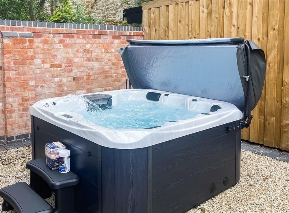 Hot tub at Buckingham House in Whissendine, Leicestershire