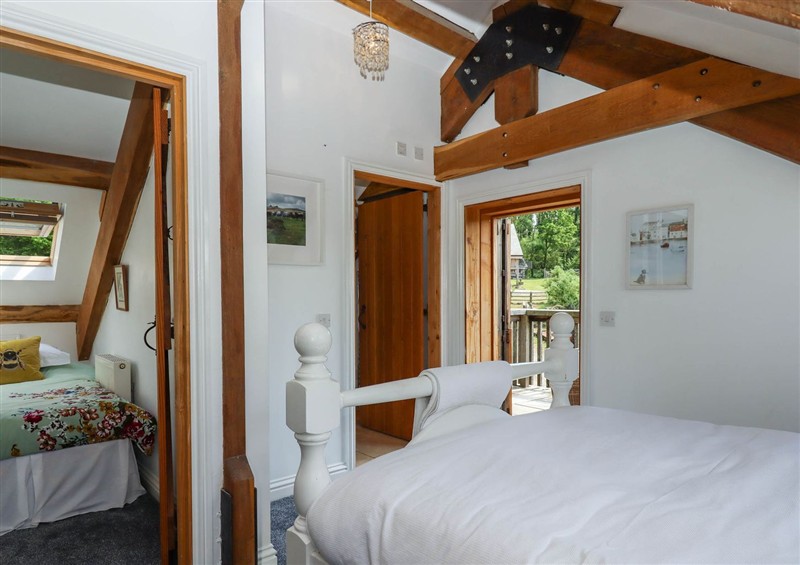 A bedroom in Buckleigh Lodge (photo 3) at Buckleigh Lodge, Kingsteignton