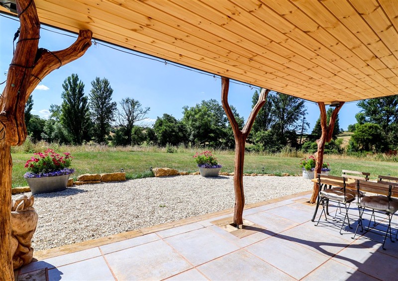 This is the garden (photo 2) at Bugley Pools Hideaway, Bugley near Gillingham