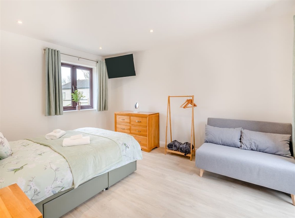 Double bedroom (photo 2) at Bumble Bee Farm in Mattishall, near Dereham, Norfolk