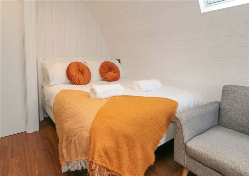 A bedroom in Bumblebee Glamping Pod at Bumblebee Glamping Pod, Thornton Dale