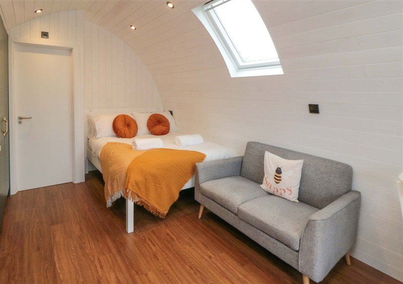 Bedroom at Bumblebee Glamping Pod, Thornton Dale