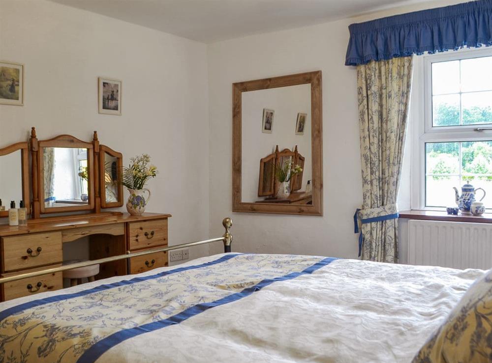 Attractive double bedroom at Bumblebee Nook in Yanwath, near Penrith, Cumbria