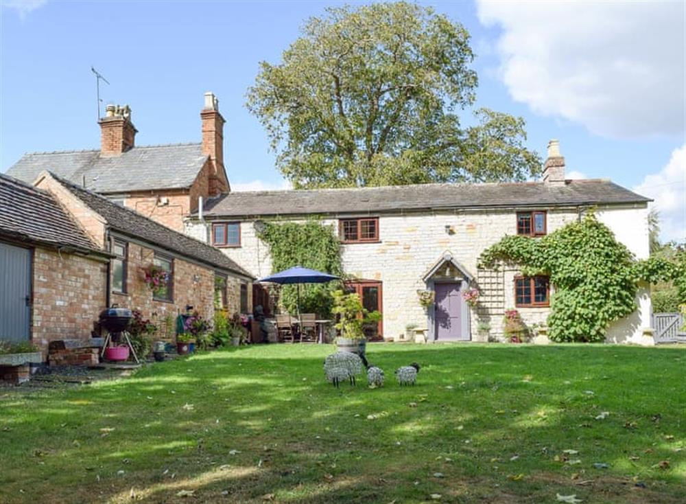 Photos Of Bunkers Cottage Pillerton Hersey Near Stratford Upon