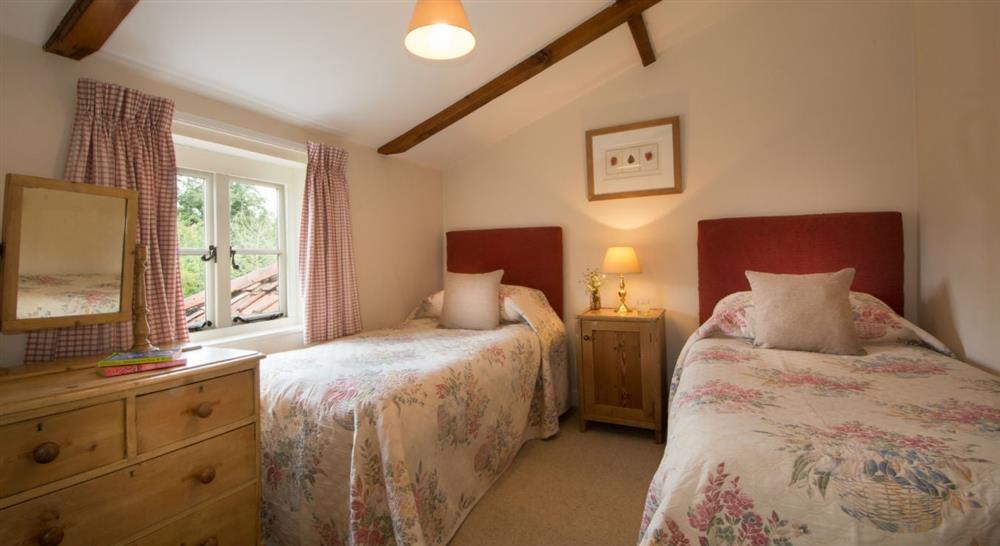 The twin bedroom at Bureside in Norwich, Norfolk