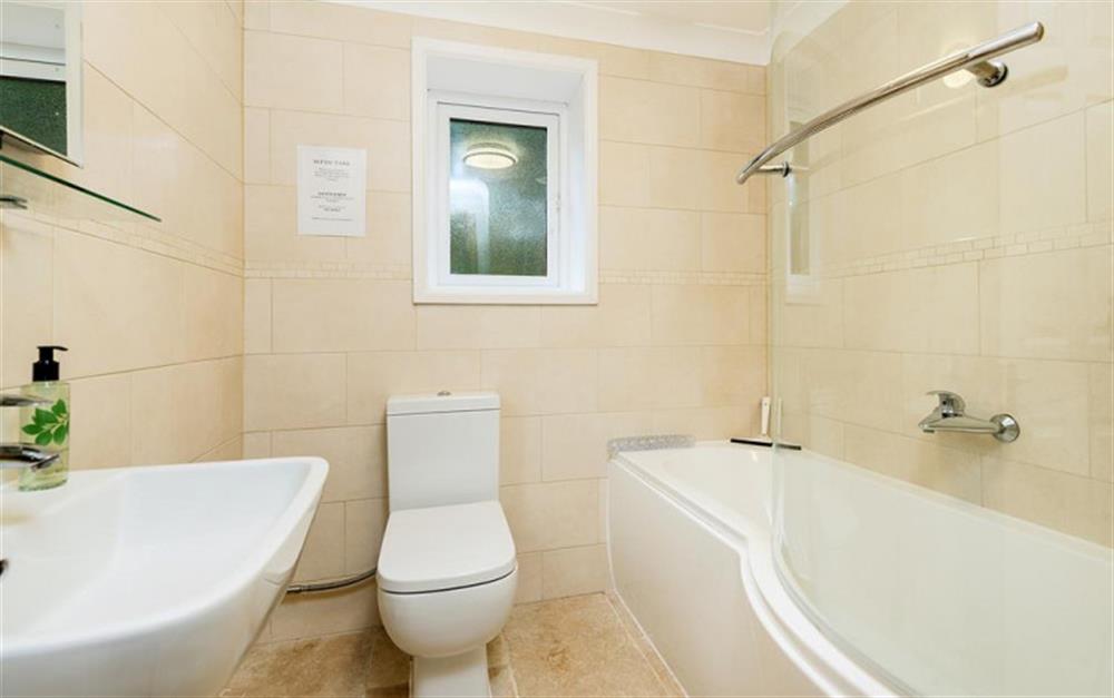 Second bathroom at Burgate House Lodge in Fordingbridge
