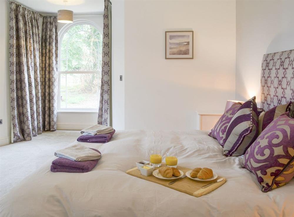 Peaceful double bedroom at Chester, 