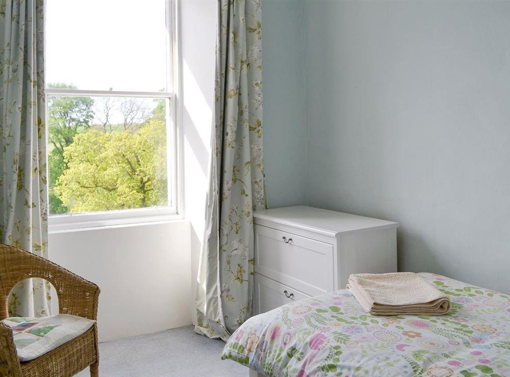 Peaceful single bedroom at Burnfoot of Cluden in Holywood, by Dumfries, Dumfriesshire