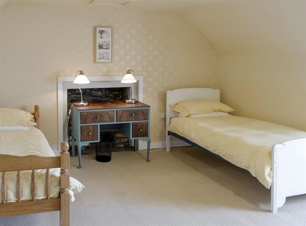 Restful twin bedroom at Burnfoot of Cluden in Holywood, by Dumfries, Dumfriesshire