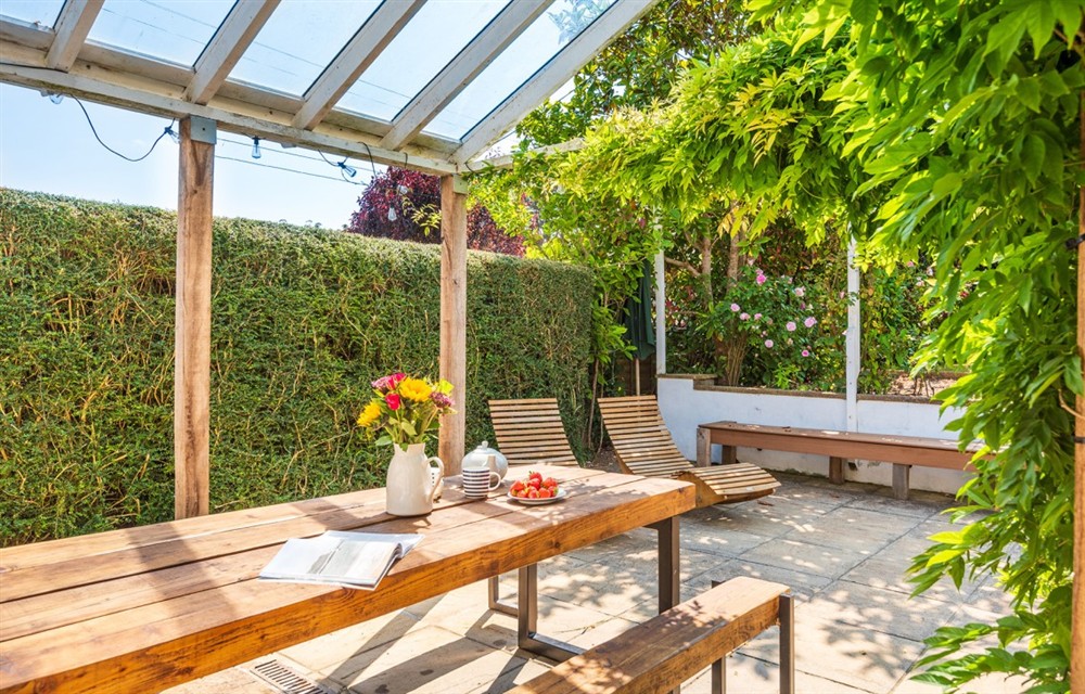 The garden at Burnlee in Salcombe