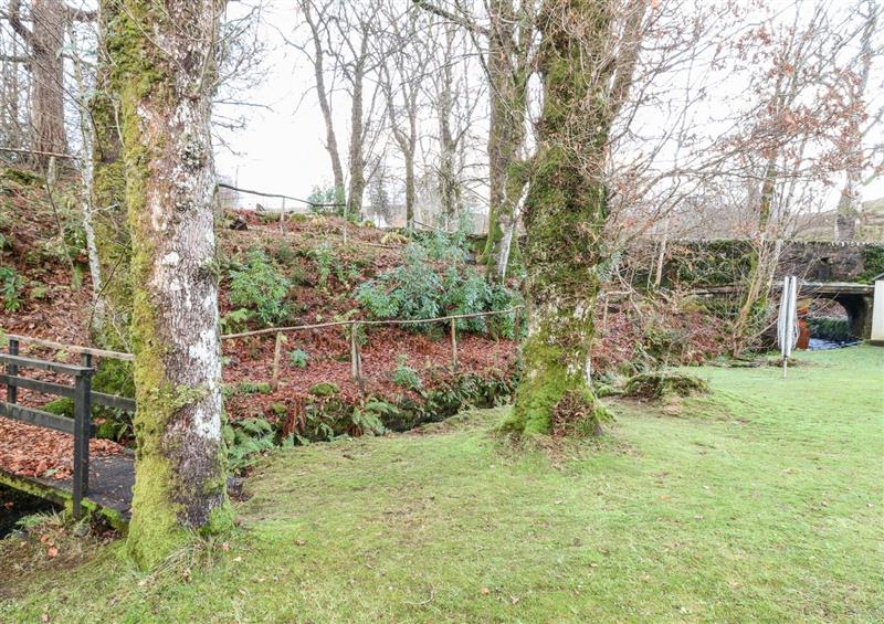 Enjoy the garden at Burnside House, Portsonachan near Lochawe
