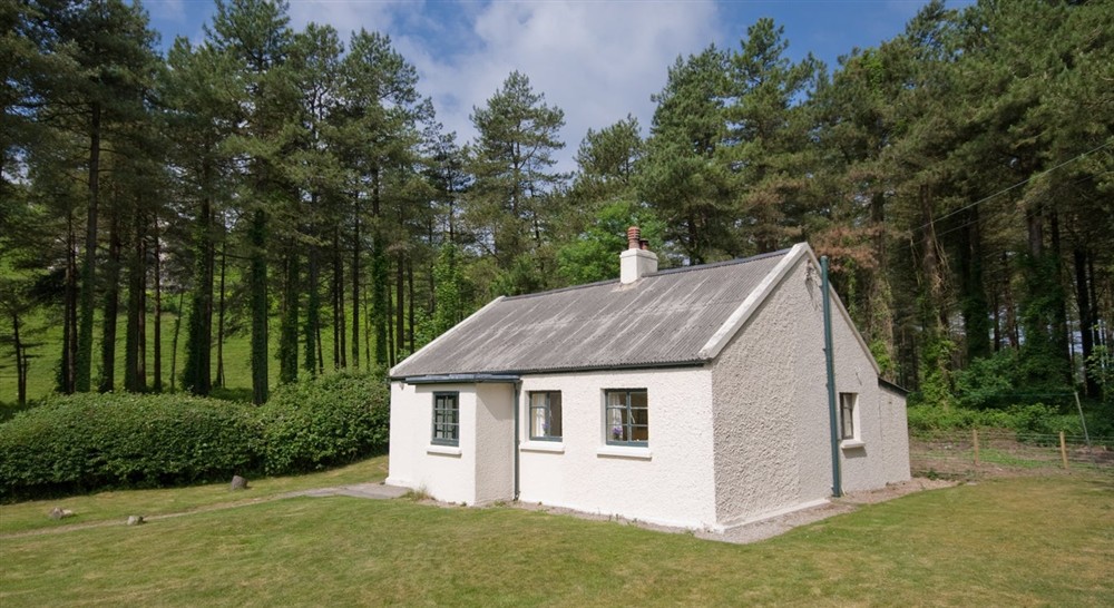 Exterior of Burrows Cottage, Llanmadoc, Swansea (photo 2) at Burrows Cottage in Swansea, South Wales