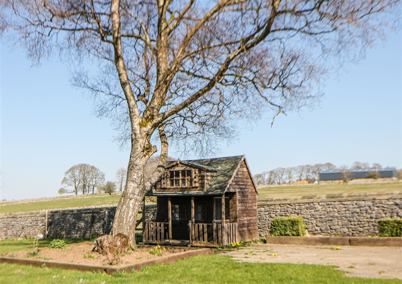 Outside (photo 3) at Burrs Farm, Chelmorton