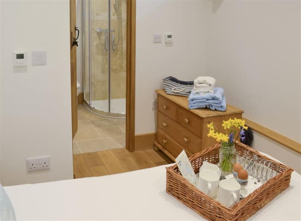 Peaceful en-suite double bedroom at The Mill House, 